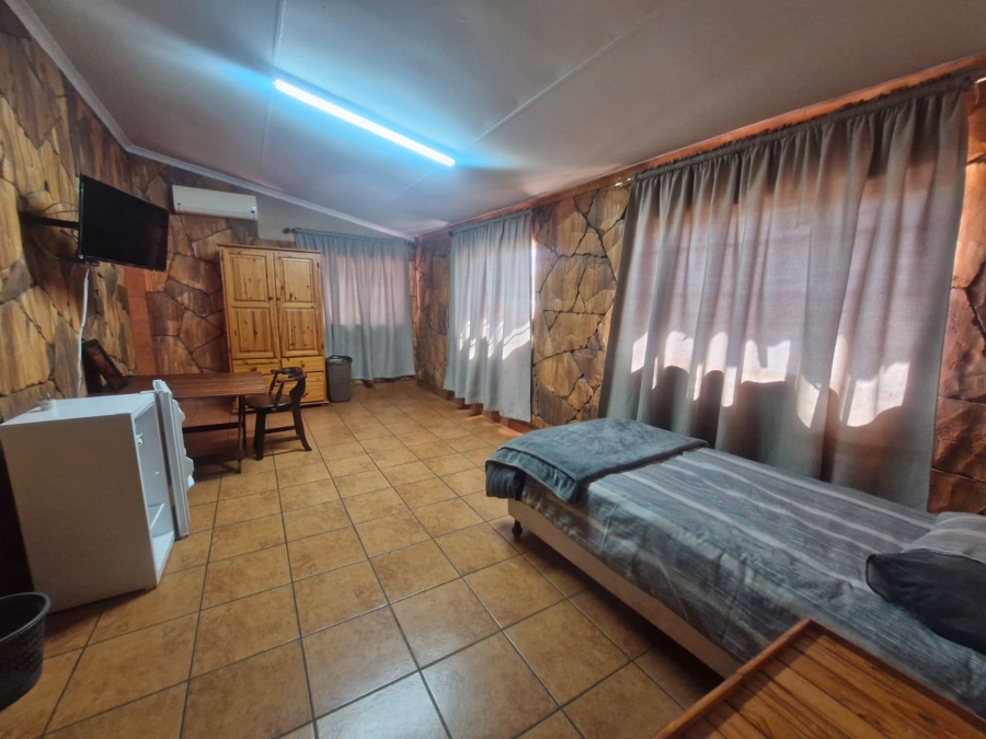 To Let 7 Bedroom Property for Rent in Kathu Northern Cape